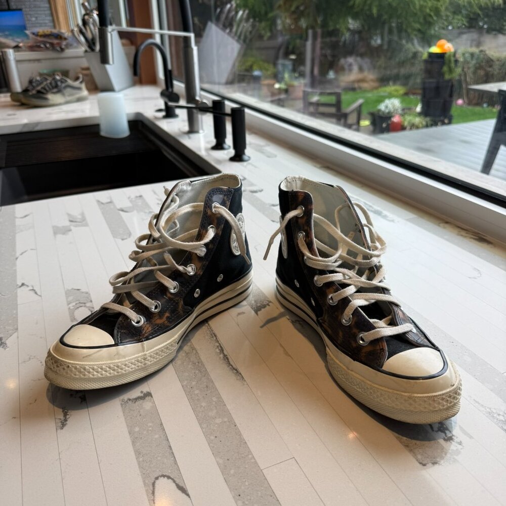 Converse Chuck Taylor All Star High Top Sneakers – Black/Giraffe – Size 5 (Men's
